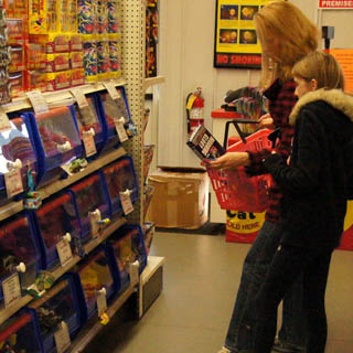 Tour Stateline Fireworks - New Hampshire Fireworks Factory Outlet
