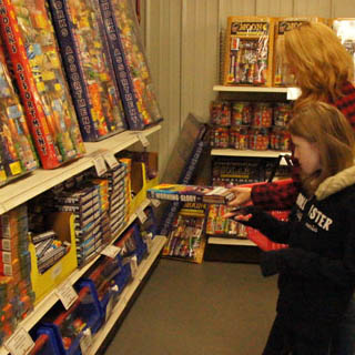 Tour Stateline Fireworks - New Hampshire Fireworks Factory Outlet